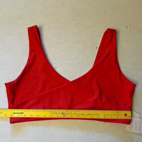 Fabletics Wireless Crossover Bra Low Impact in Strawberry Red NWT Sz-3X.   AA5 - Picture 10 of 10